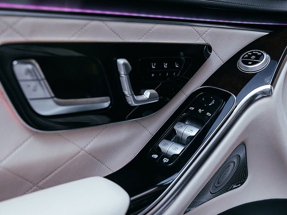 Mercedes Benz – S-Class-sedan-inner-img-01 (5)